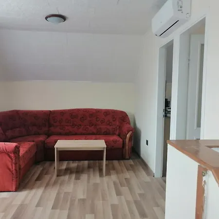 Vakantiehuis Vadrozsa Nyaralo Balatongyörök