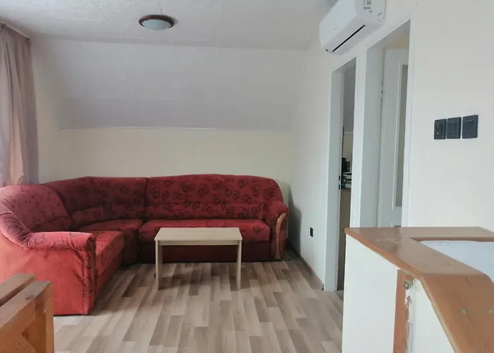Vakantiehuis Vadrozsa Nyaralo Balatongyörök